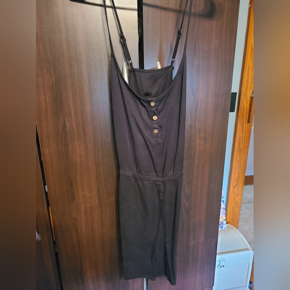Tentree Sierra Romper in Meteorite Black, size small
